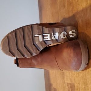 SOREL Women's Suede Wedge Bootie. Lightly worn. Size 6 EUC